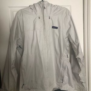 Women’s Patagonia Torrentshell (raincoat) Size XL